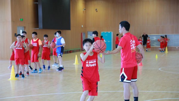 篮球教练如何制定总决赛的长期发展计划_2